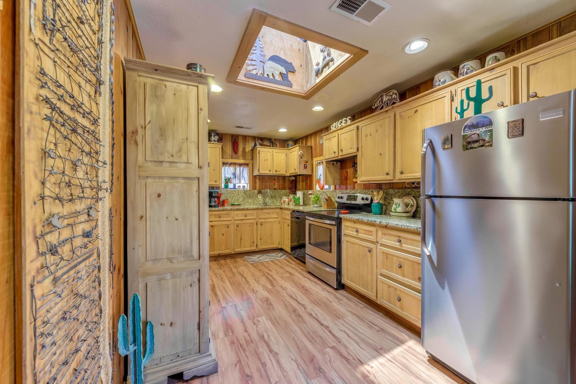 Unique Bear Country Cabin In Ruidoso With Hot Tub! Zewnętrze zdjęcie